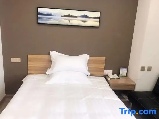 Deluxe Double room (full double bed)