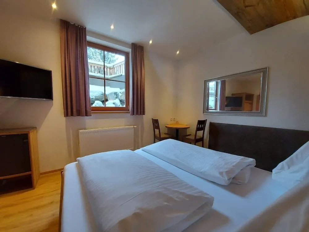Comfort room