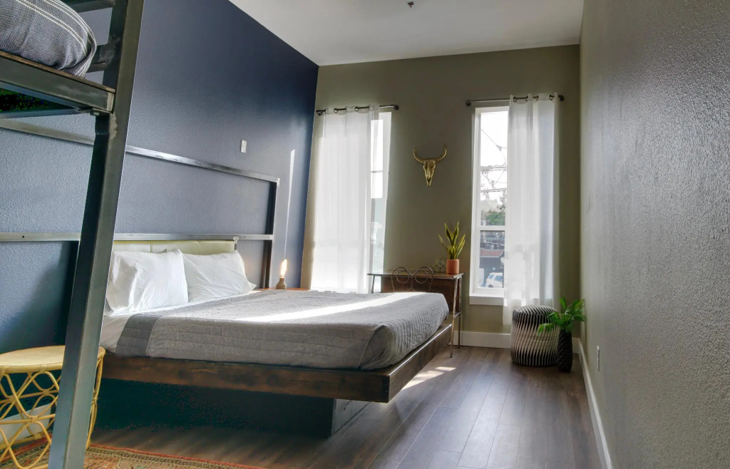 Standard Double room (full double bed)