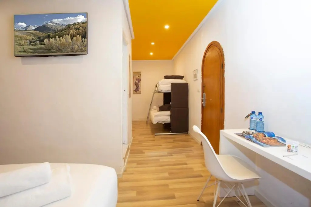 Interior Quadruple room