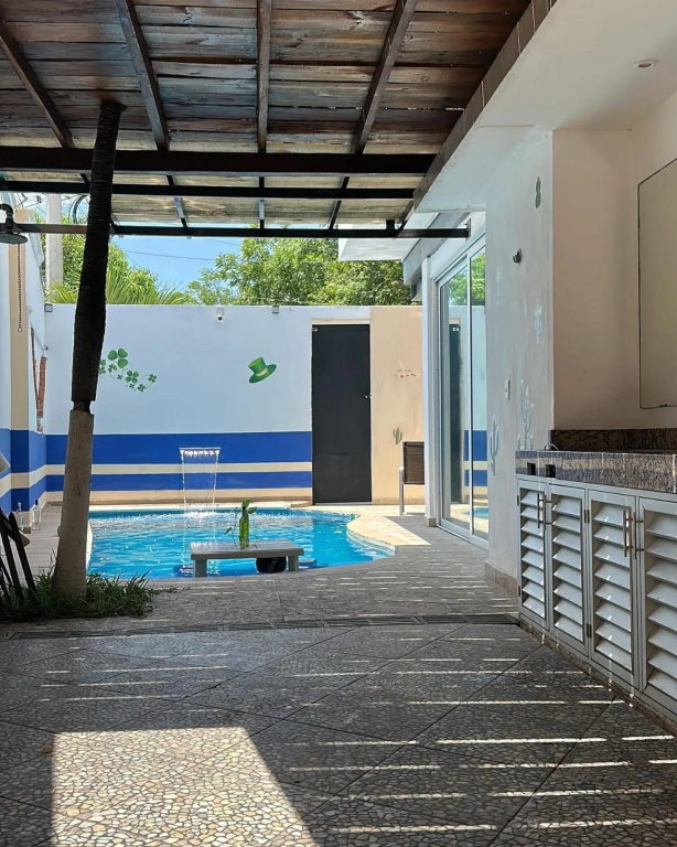 Cancún Plaza Hotel & Hostal