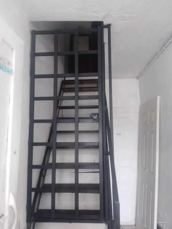 Hostal Oficinas Posada Albergue a 5 minutos Foro Sol Palacio Deportes Aeropuerto