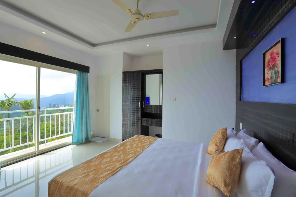 Suite with balcony
