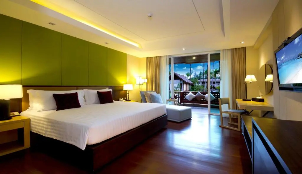 Graceland Khaolak Beach Resort Room Type - Deluxe Double room with pool view (full double bed)