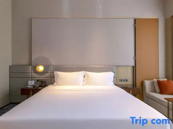 Business Double room with view (full double bed)