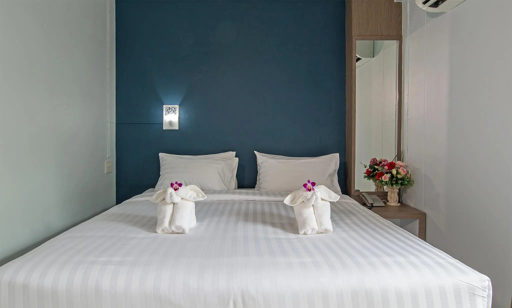 Standard Double room (full double bed)