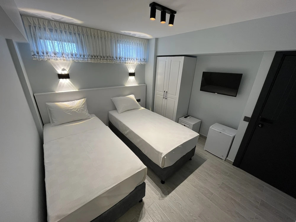 Economy Double Basement room (twin beds)