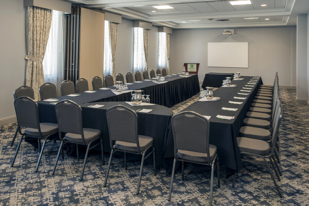 Holiday Inn Conference Center Edmonton South by IHG - Général