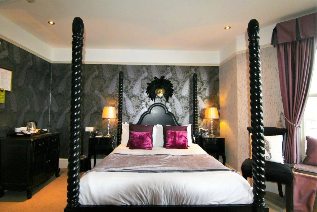 Quayside Hotel