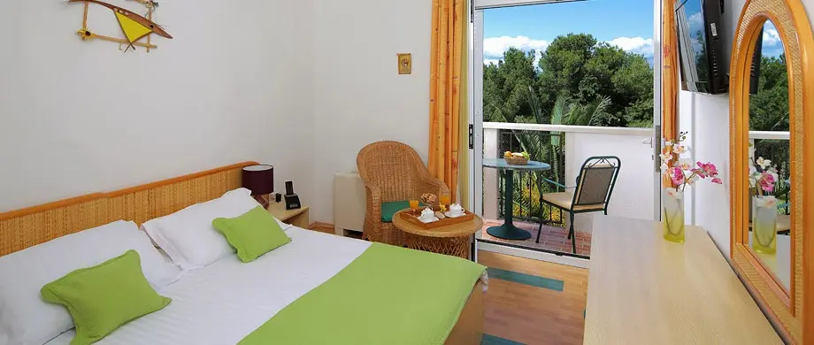 Superior room with partial sea view