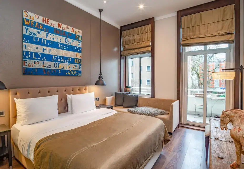 Deluxe Double room with balcony (full double bed)