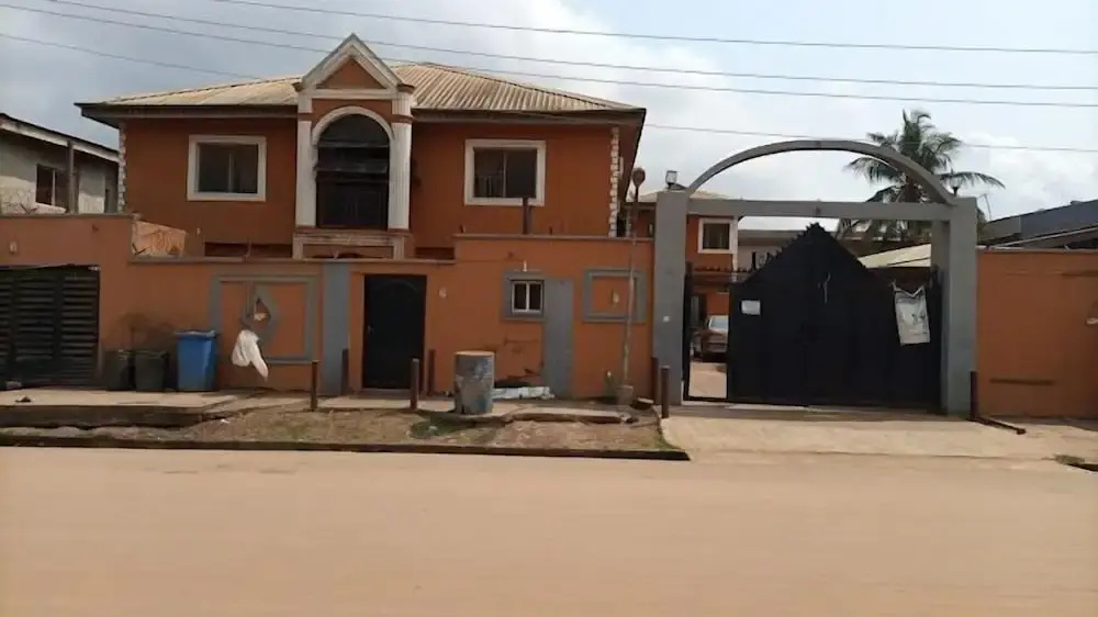 Diamond Hotel and Suites