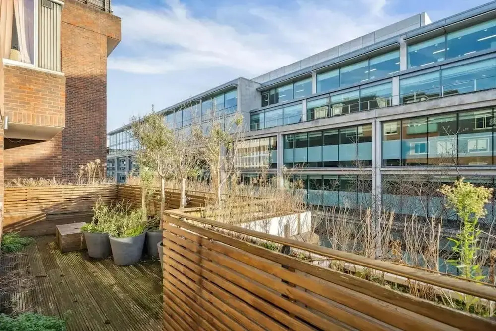 Luxurious 3-bed 2-bath Apartment in Belgravia