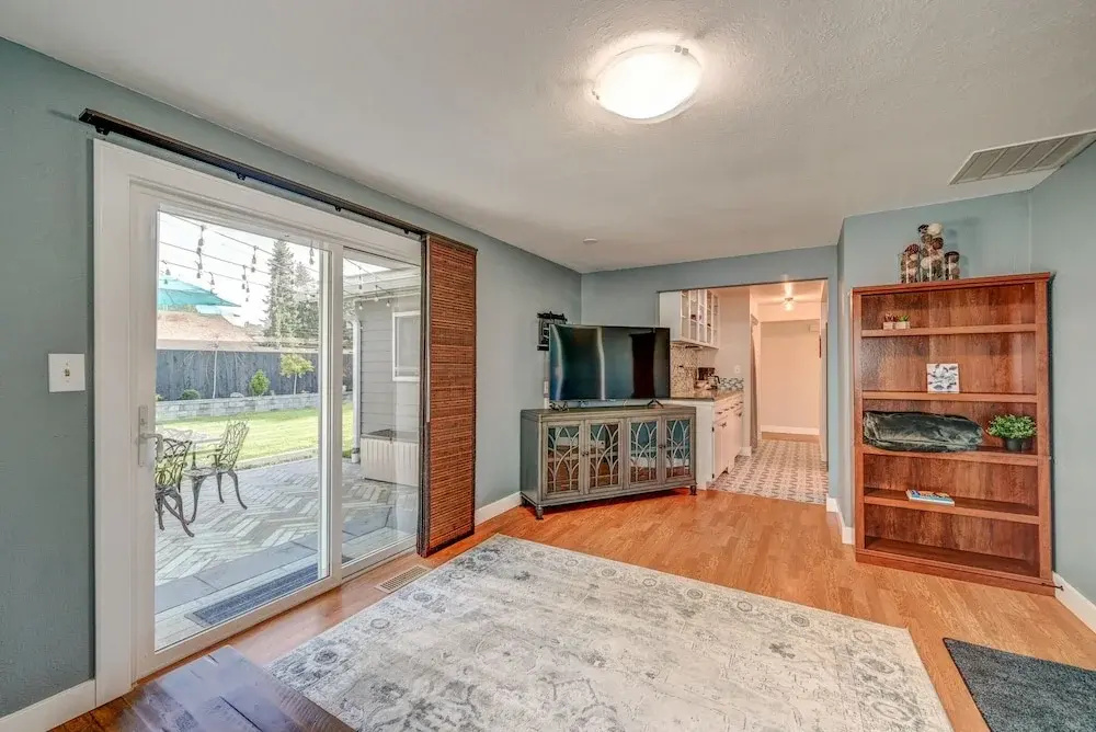 Renton Oasis: Relaxing 3br Home W/ Great Outdoor! 3 Bedroom Home by RedAwning - фото 22