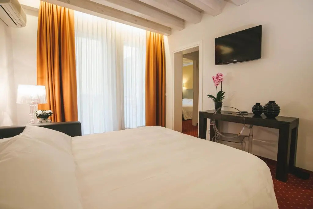 Relais Santa Corona - Chambres