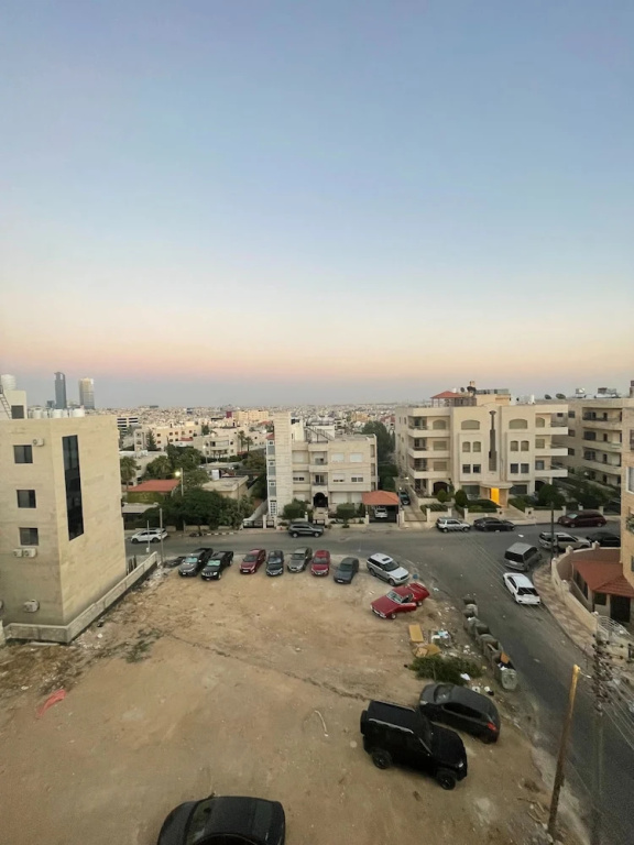 Charming Amman Apartent With City Views