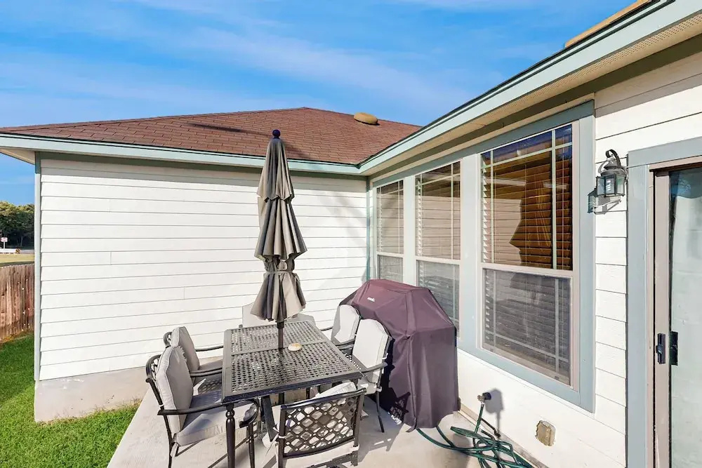 Inviting Home w/ Enlosed Yard & Gas Grill