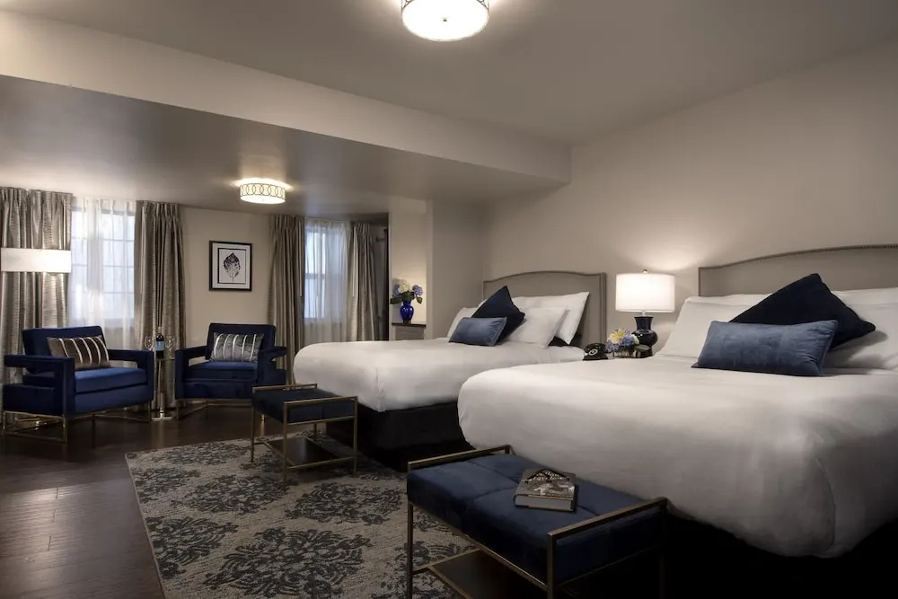 Premium Quadruple room