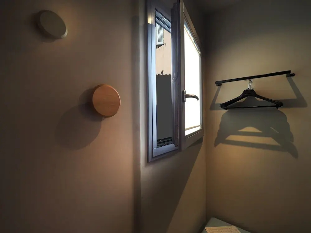 Economy room