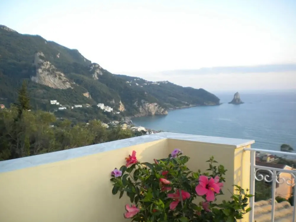 Natalia Loft Apartment C With Panoramic sea Views of Agios Gordios bay
