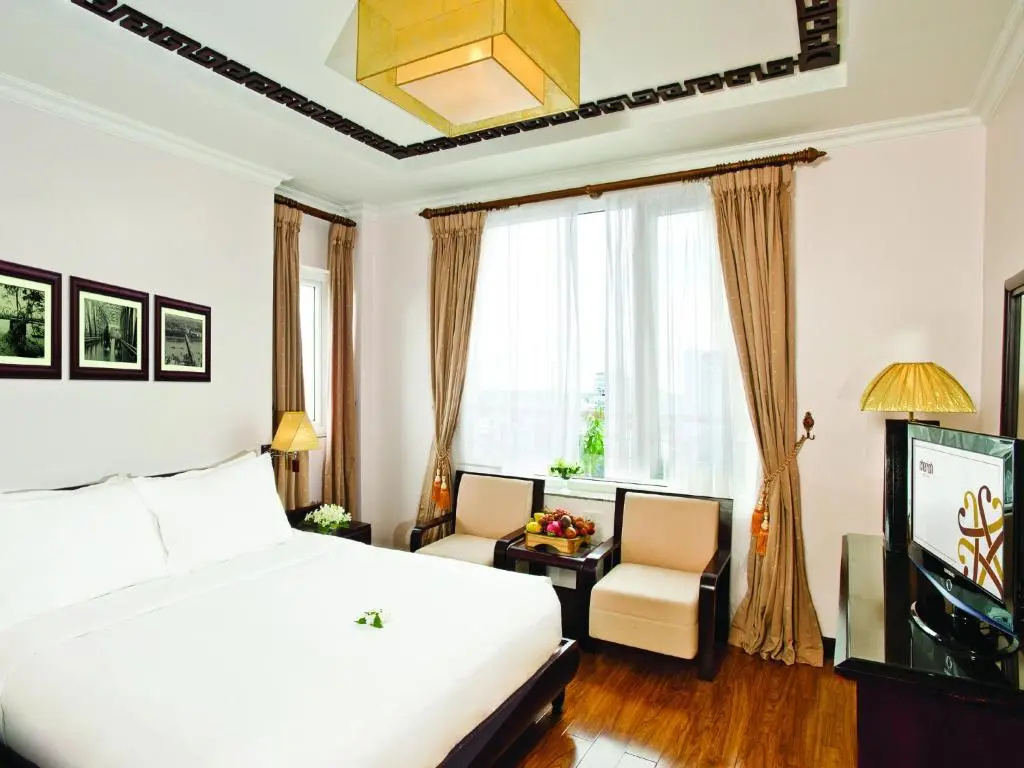 Standard Double room with city view (full double bed)