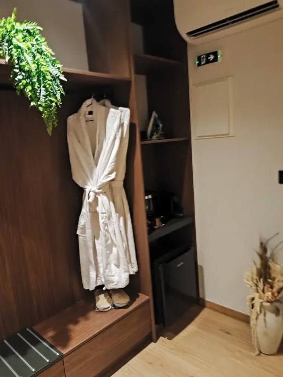 Comfort room