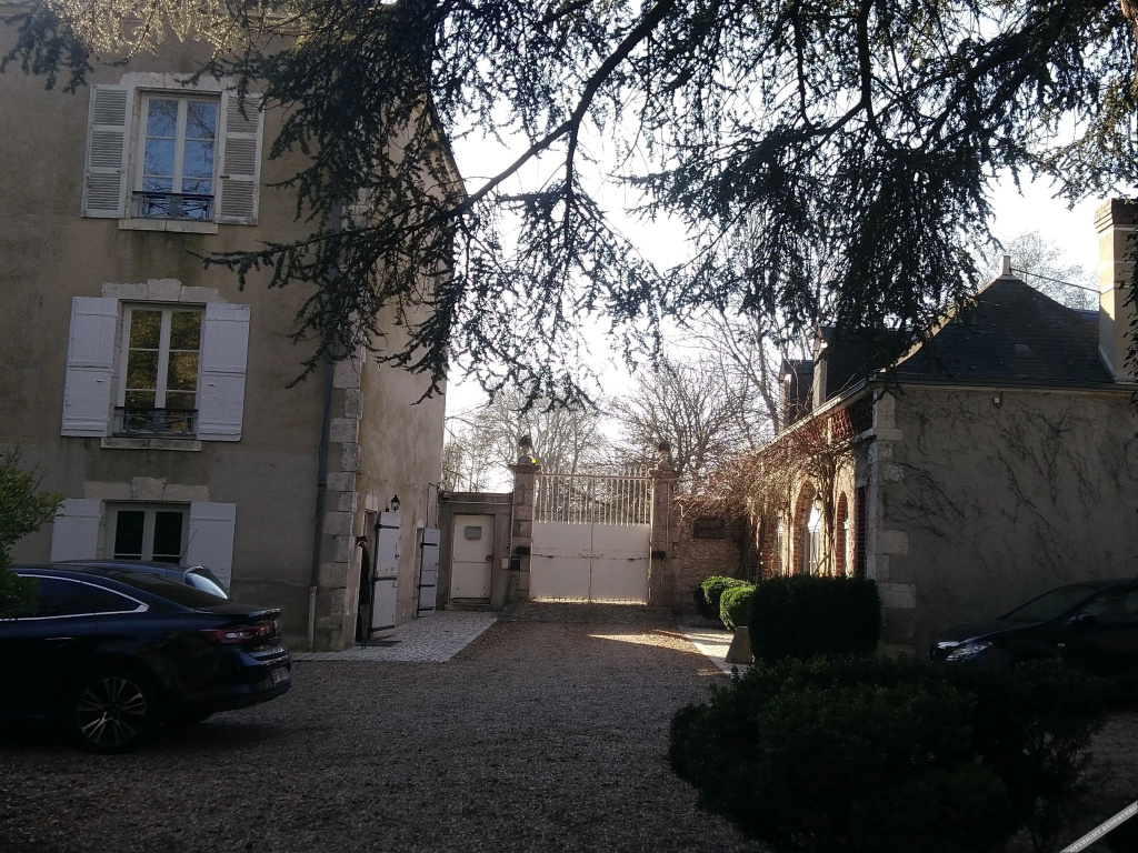 Les Rives De La Tronne