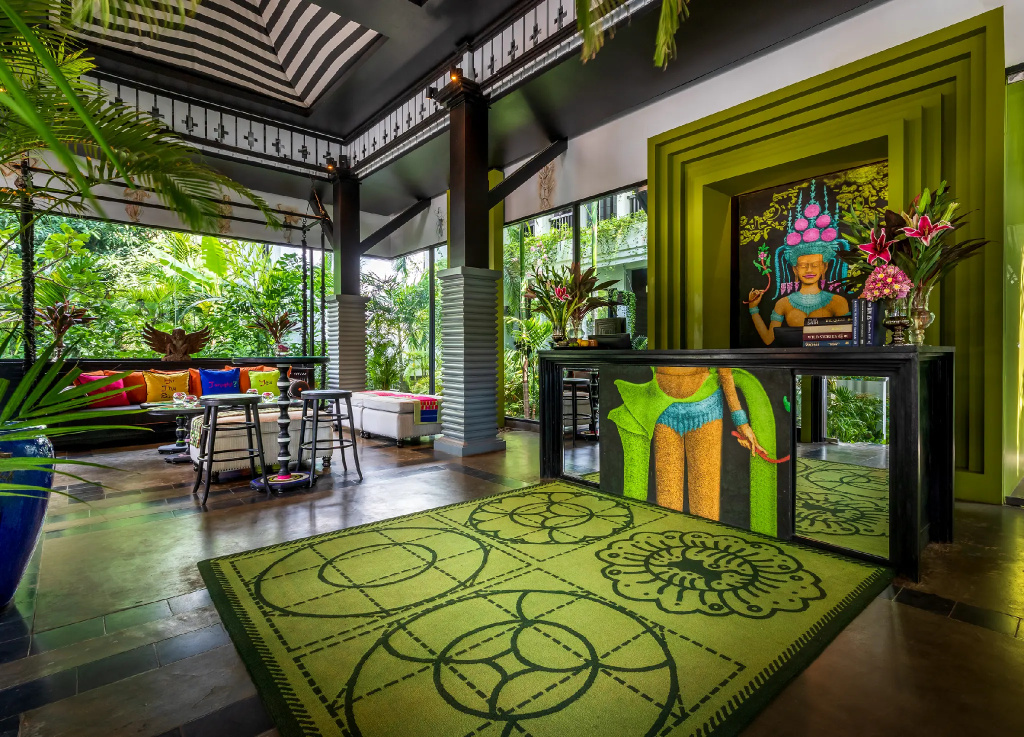 Lobby & Reception