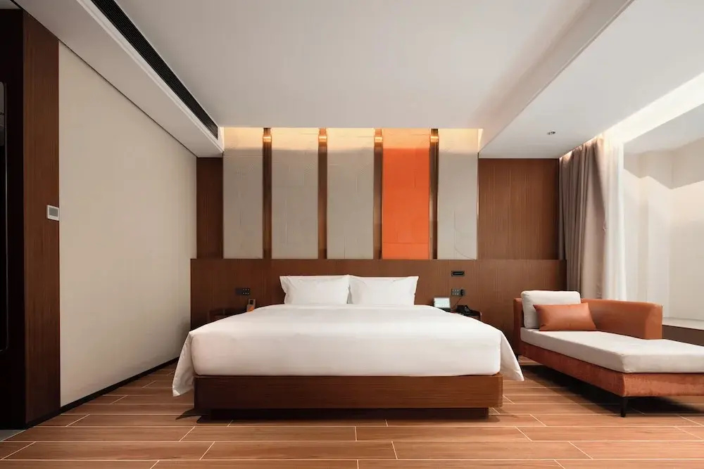 Grand room