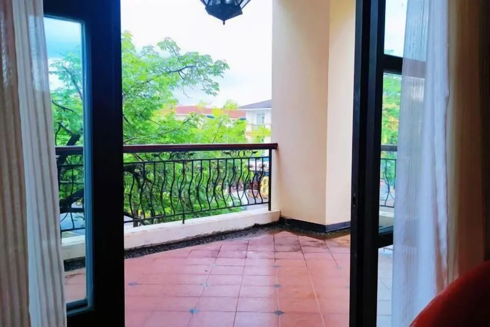 Balcony & Terrace