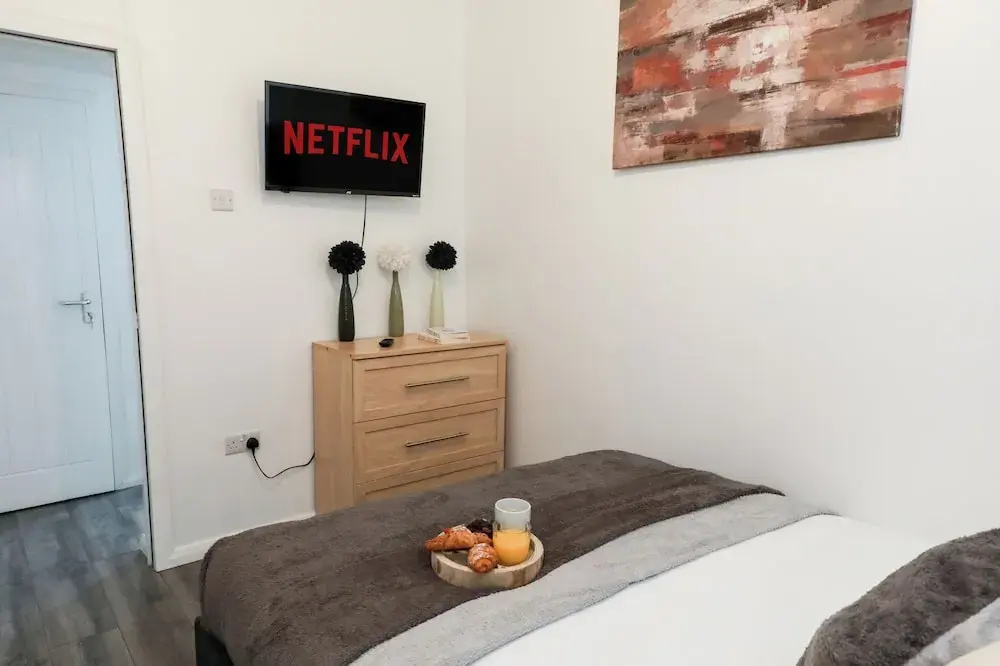 Victoria Road Apartment in Stoke