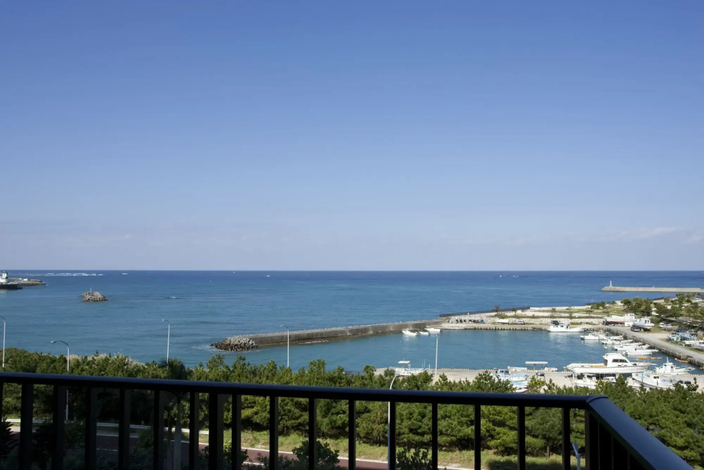 Beach & Waterfront