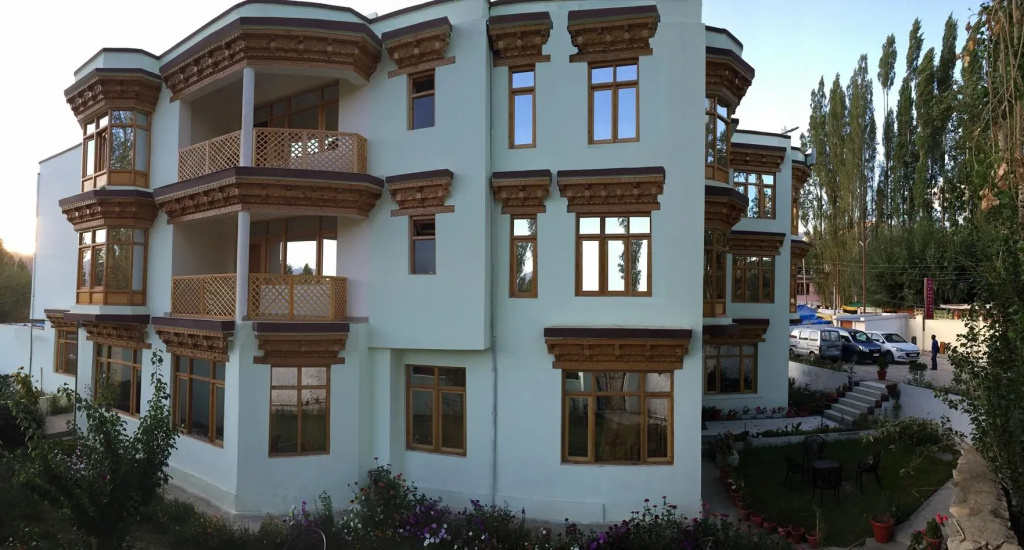 Royal Holiday Hotel