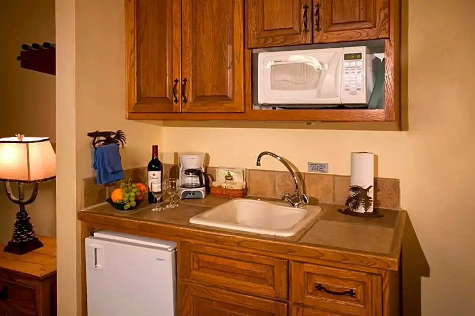 Alpine Village Suites - Chambres