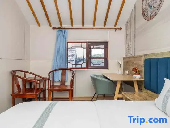 Deluxe Double room (full double bed)