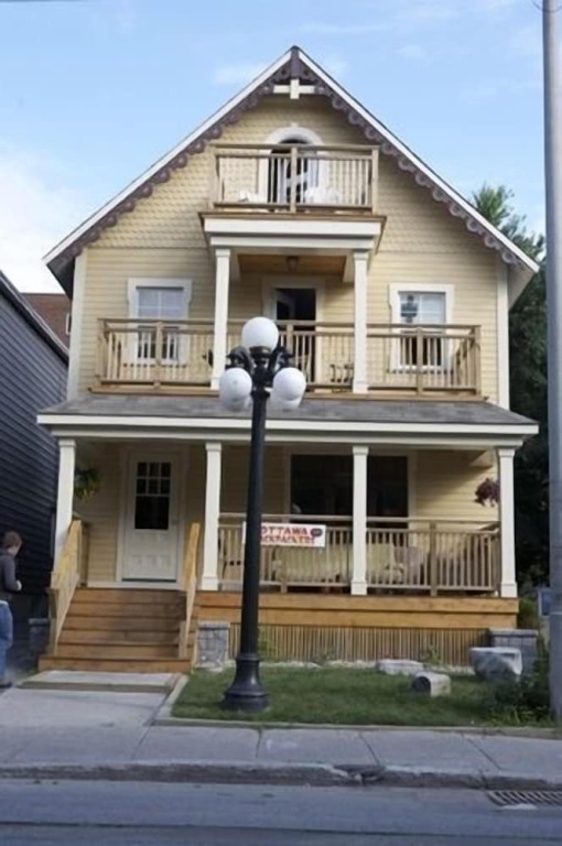Ottawa Backpackers Inn by null