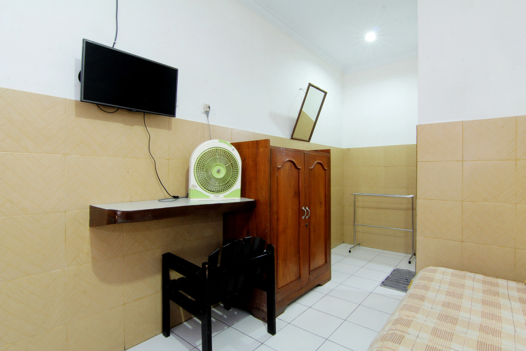 Economy room