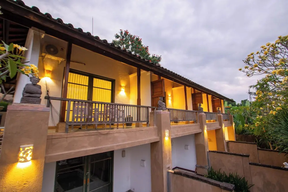 Alam Puri Art Museum and Villas