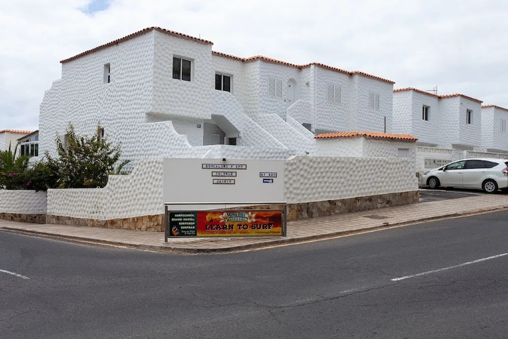 Apartment Near the Beach With a Huge Terrace Patio, Wifi and Parking