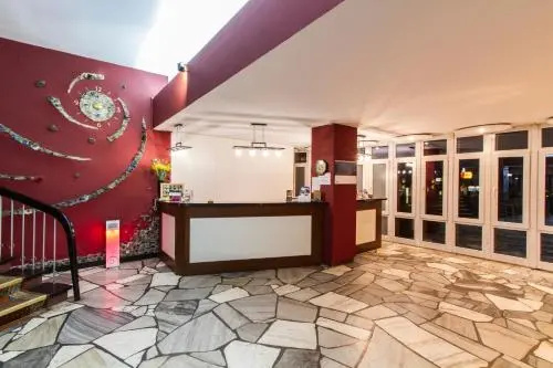 Lobby & Reception