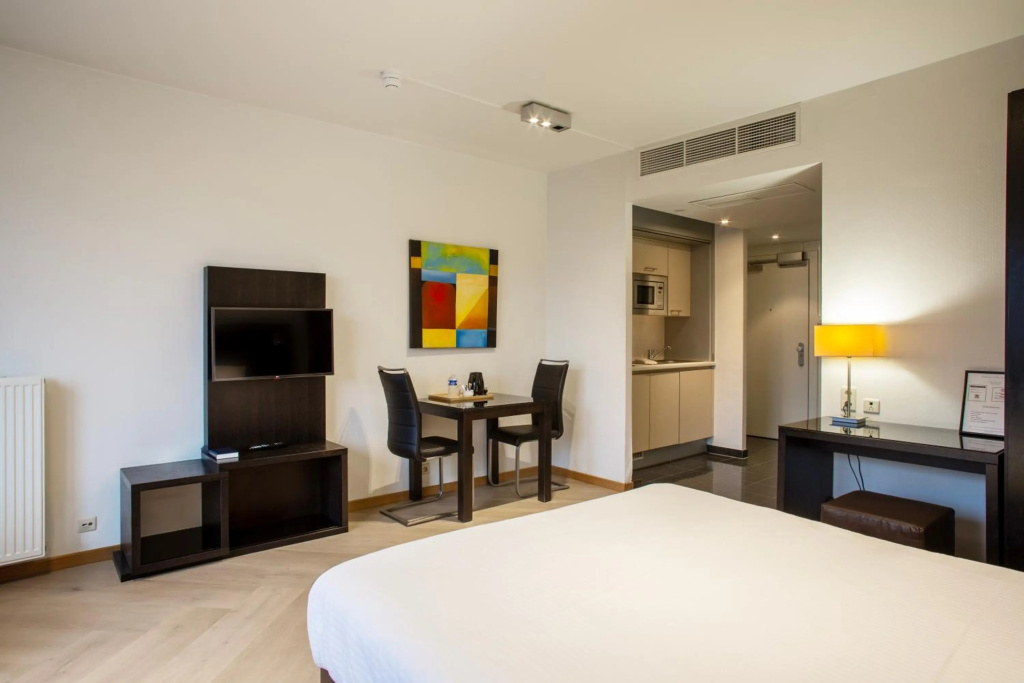 Отель Diamant Suites Brussels EU (ex Premier Suites Brussels Lounge) в Брюссели