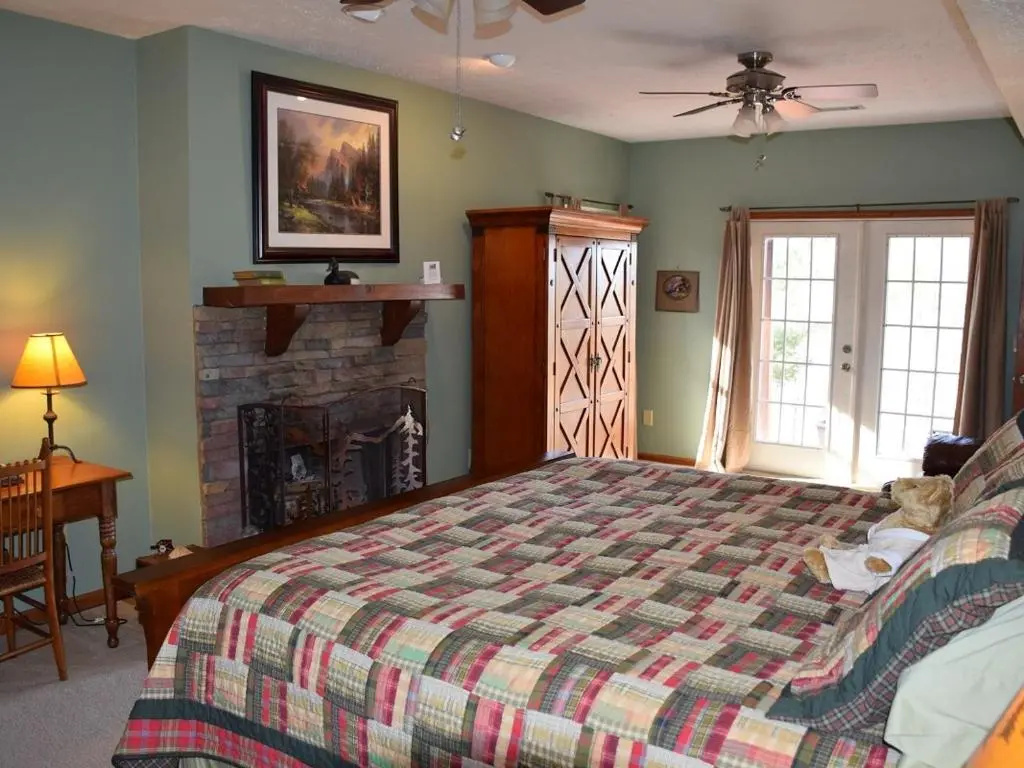 Standard Double room (full double bed)