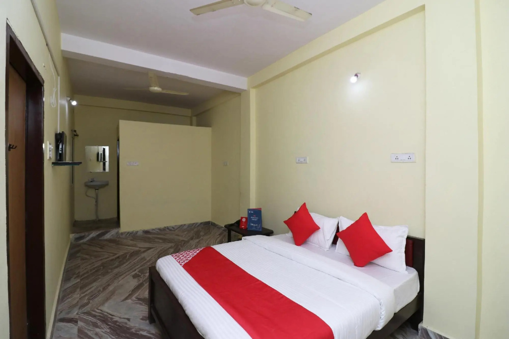 Hotel Om Sai Plaza By OYO Rooms