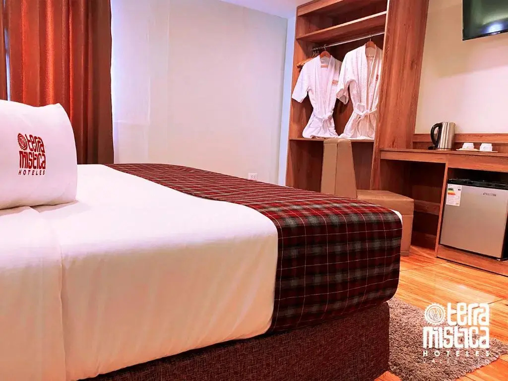 Standard Double room (full double bed)
