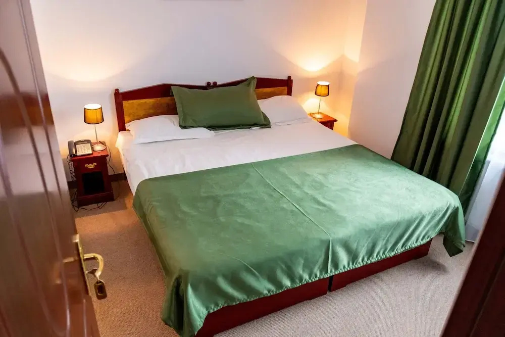 Classic Double room (full double bed)