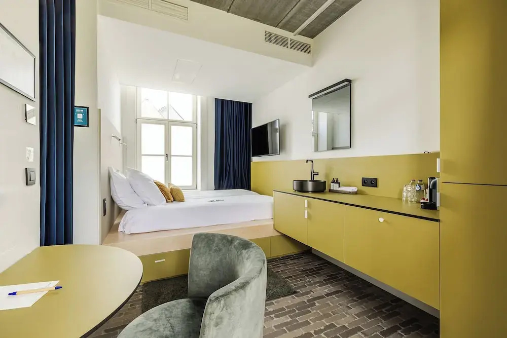 Comfort room