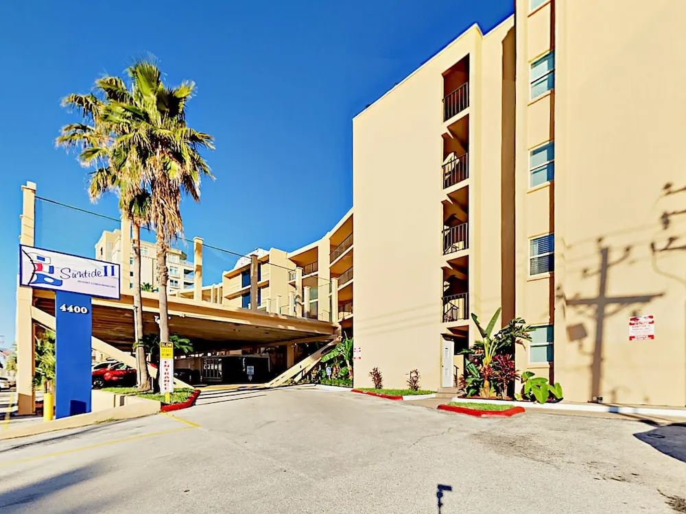 4400 Gulf Blvd Condo Unit 107