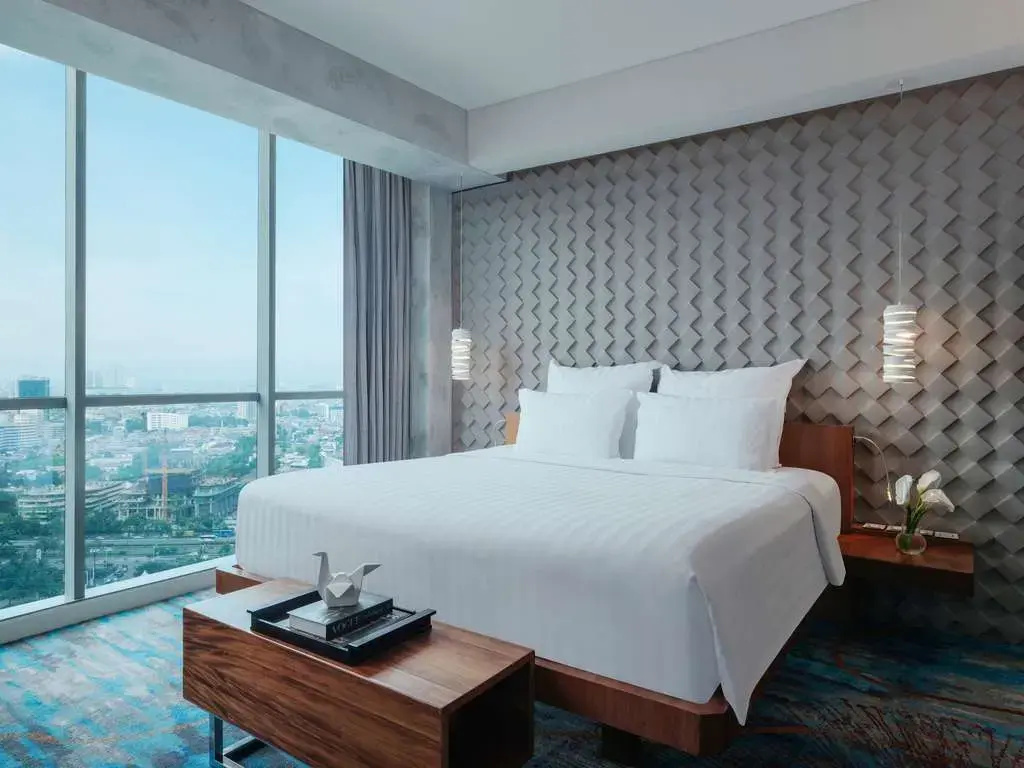Double Suite with park view (full double bed)