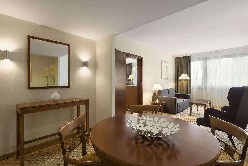 Ramada by Wyndham Graz - Chambres
