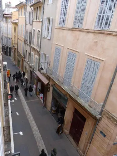 Voir la photo 1 — Appartement coeur historique Aix